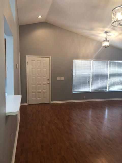 For Rent: $2,150 (3 beds, 2 baths, 1194 Square Feet)