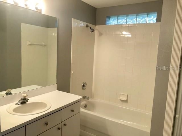 For Rent: $2,150 (3 beds, 2 baths, 1194 Square Feet)