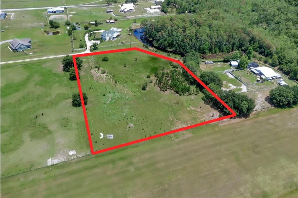 На продажу: $325,000 (4.68 acres)