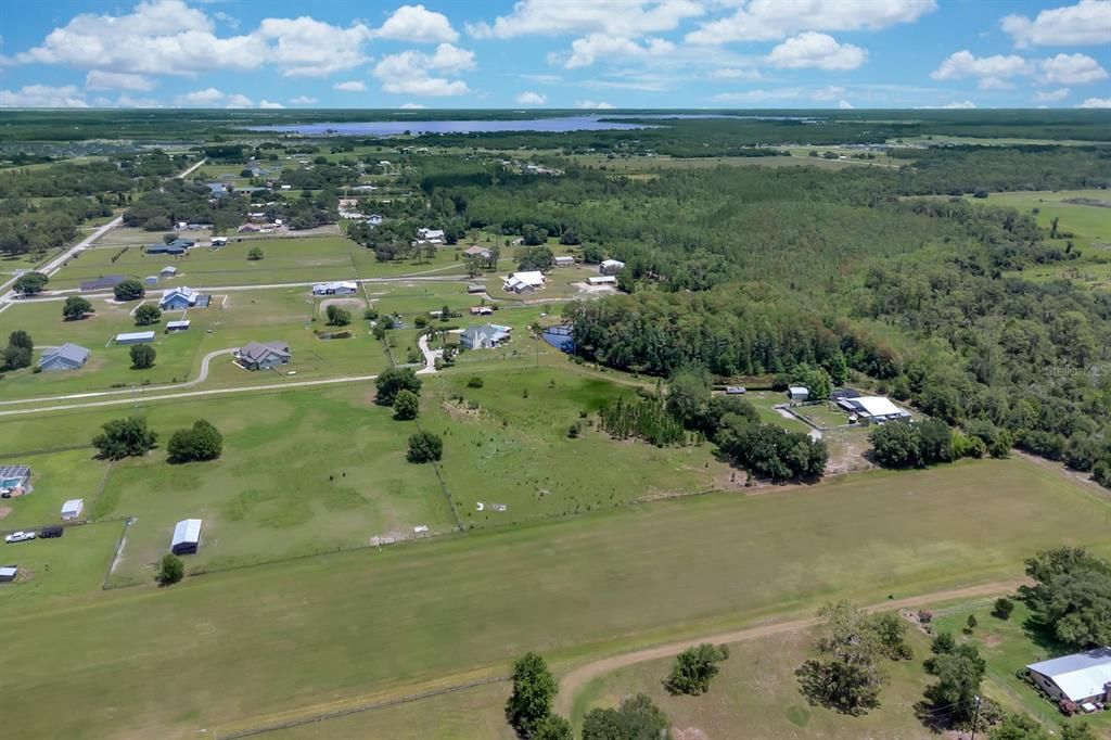 На продажу: $325,000 (4.68 acres)