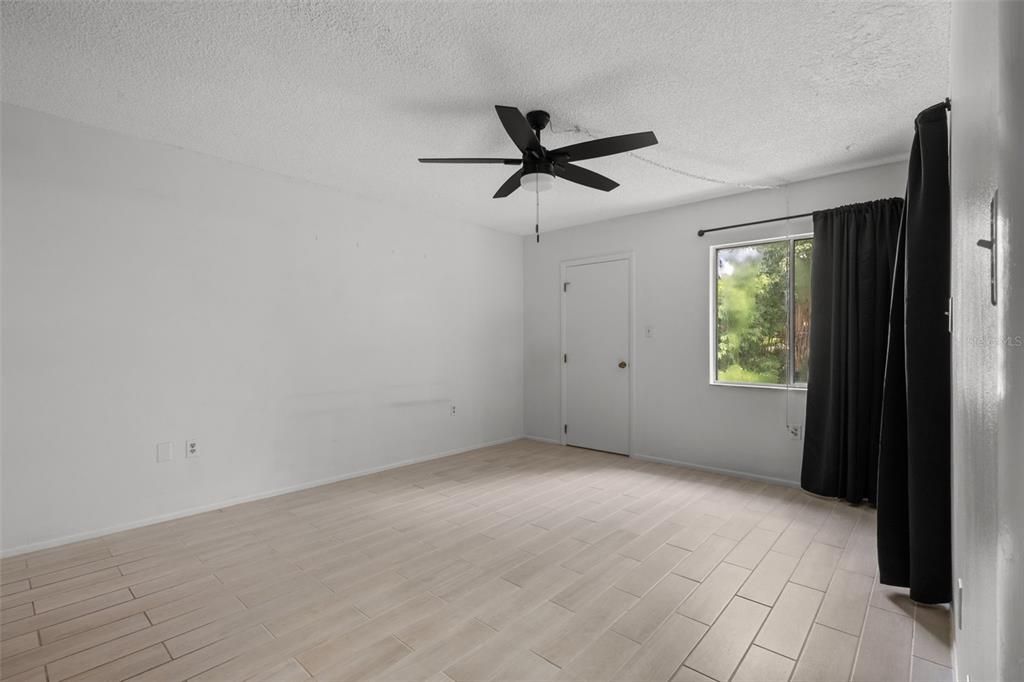 En Venta: $158,500 (2 camas, 2 baños, 1054 Pies cuadrados)