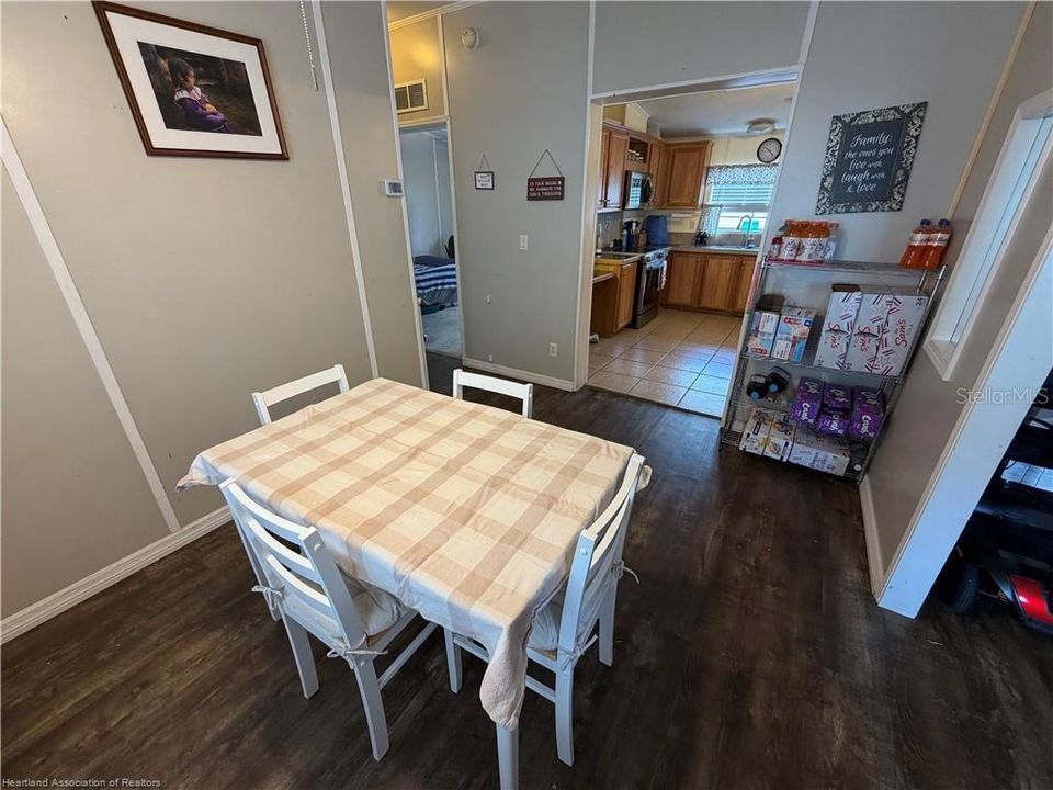 For Sale: $220,000 (3 beds, 2 baths, 1512 Square Feet)