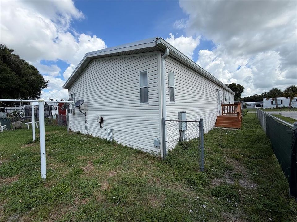 For Sale: $220,000 (3 beds, 2 baths, 1512 Square Feet)