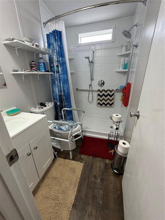 For Sale: $220,000 (3 beds, 2 baths, 1512 Square Feet)