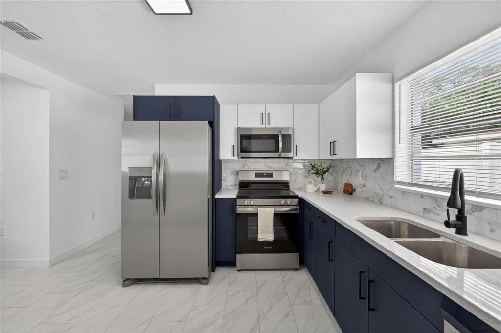 For Sale: $429,900 (5 beds, 4 baths, 1890 Square Feet)