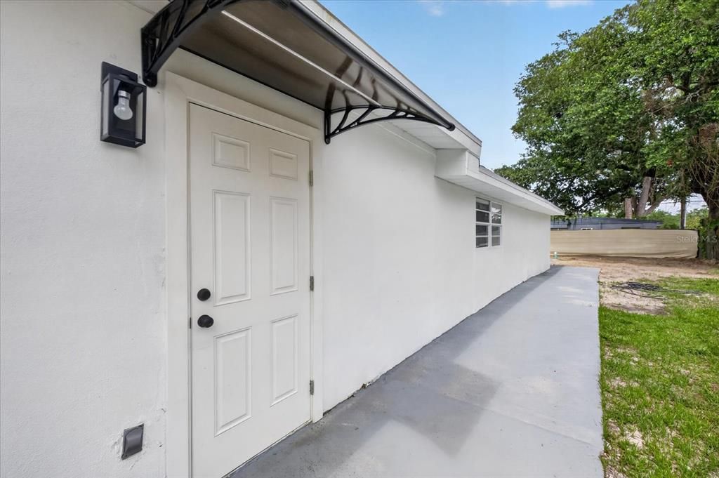 For Sale: $429,900 (5 beds, 4 baths, 1890 Square Feet)