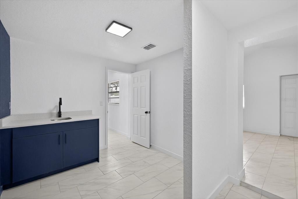 For Sale: $429,900 (5 beds, 4 baths, 1890 Square Feet)