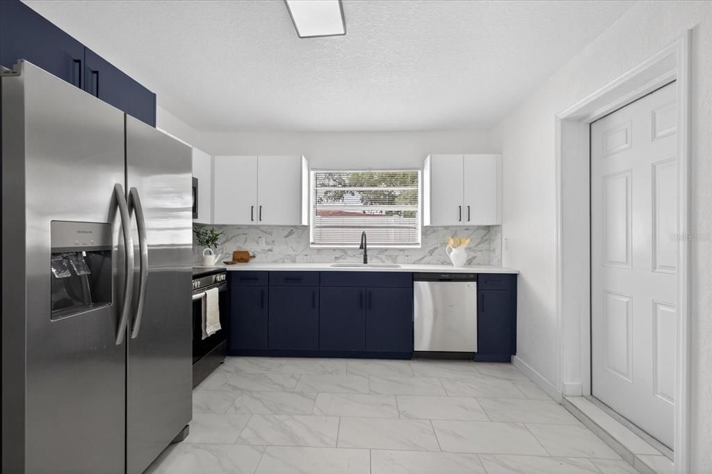 For Sale: $429,900 (5 beds, 4 baths, 1890 Square Feet)