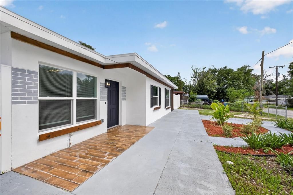 For Sale: $429,900 (5 beds, 4 baths, 1890 Square Feet)