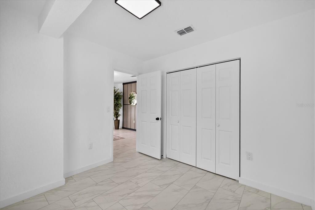 For Sale: $429,900 (5 beds, 4 baths, 1890 Square Feet)