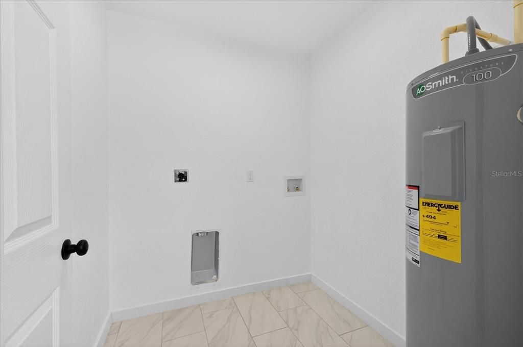For Sale: $429,900 (5 beds, 4 baths, 1890 Square Feet)