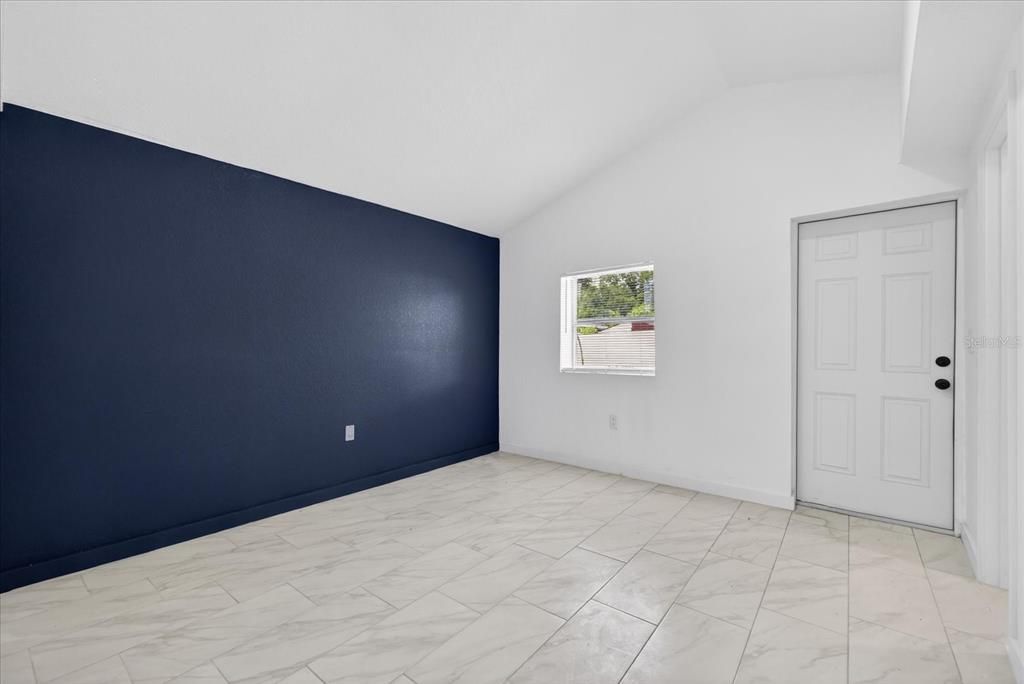 For Sale: $429,900 (5 beds, 4 baths, 1890 Square Feet)