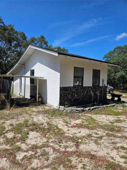 На продажу: $90,000 (1.64 acres)