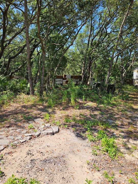 На продажу: $90,000 (1.64 acres)