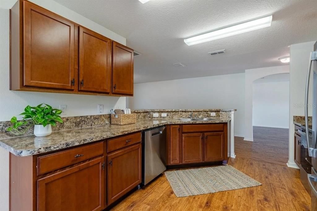 For Sale: $299,000 (3 beds, 2 baths, 1543 Square Feet)