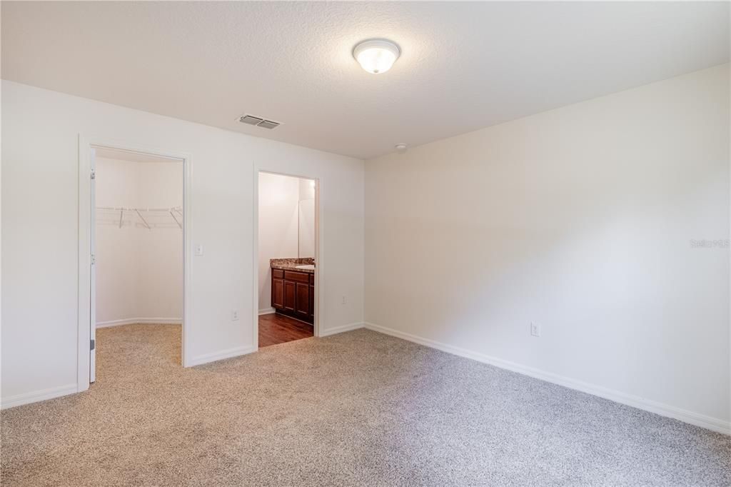 For Sale: $299,000 (3 beds, 2 baths, 1543 Square Feet)