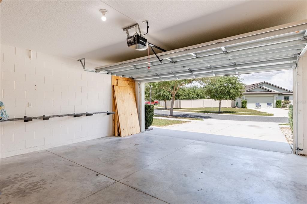 For Sale: $299,000 (3 beds, 2 baths, 1543 Square Feet)