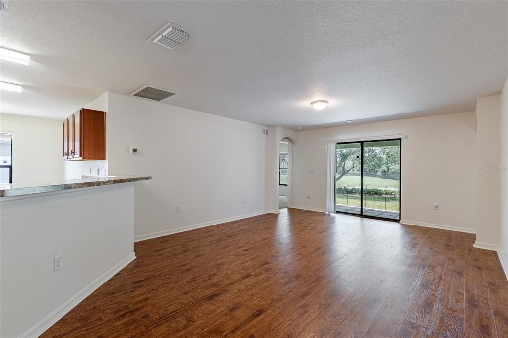 For Sale: $299,000 (3 beds, 2 baths, 1543 Square Feet)