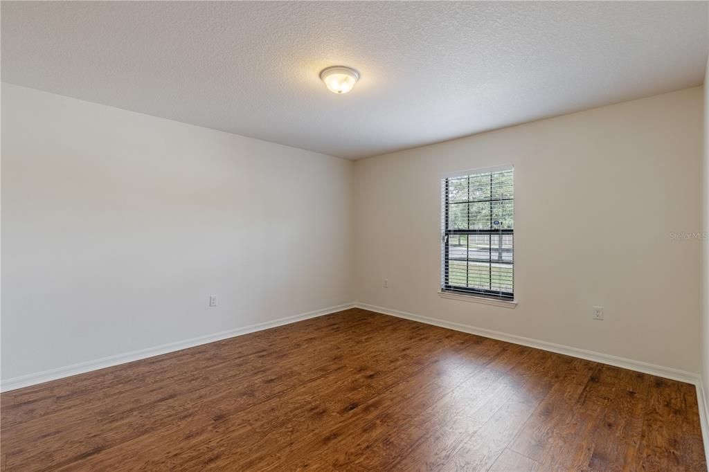 For Sale: $299,000 (3 beds, 2 baths, 1543 Square Feet)