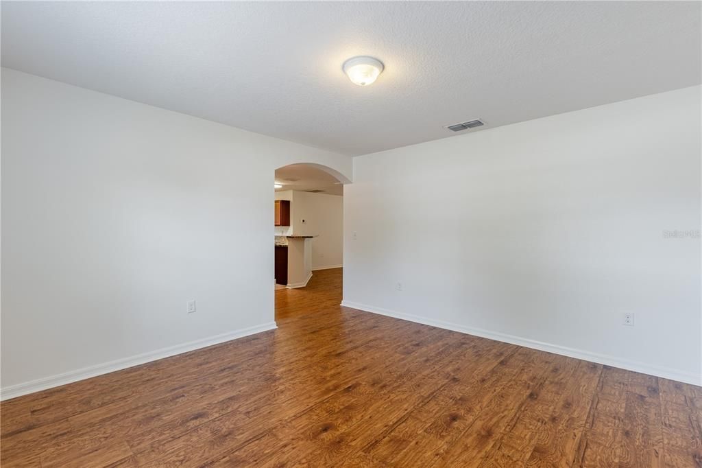For Sale: $299,000 (3 beds, 2 baths, 1543 Square Feet)