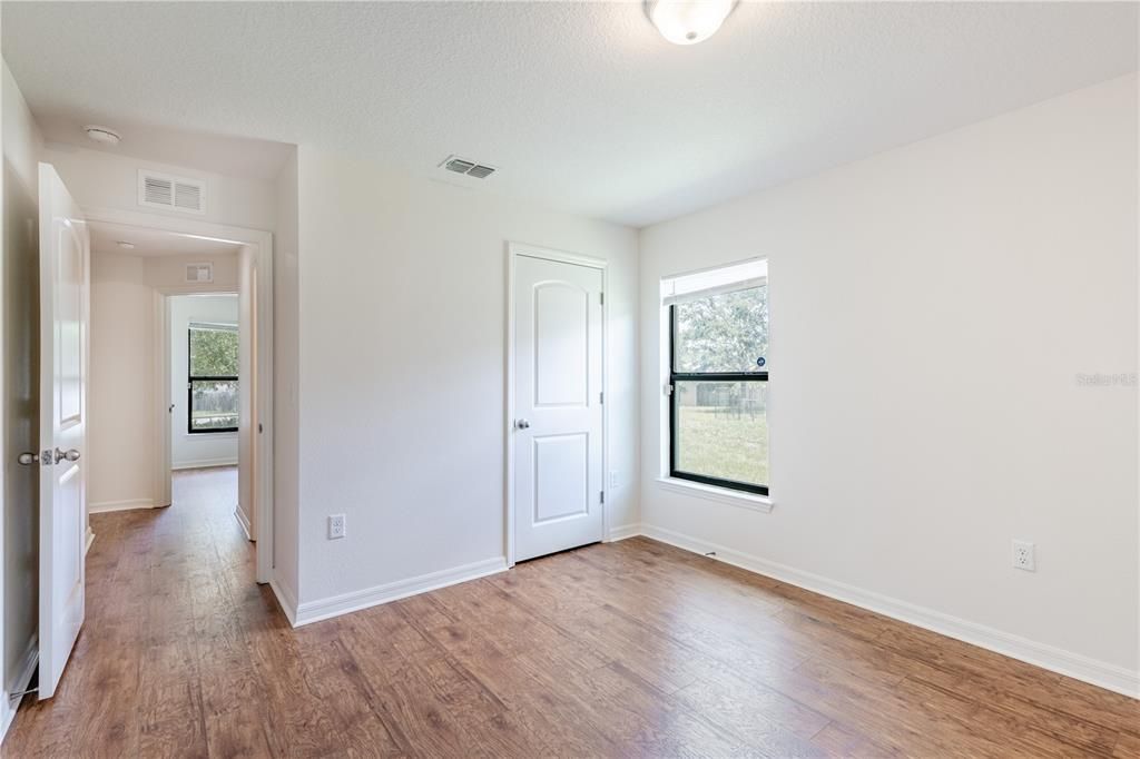For Sale: $299,000 (3 beds, 2 baths, 1543 Square Feet)