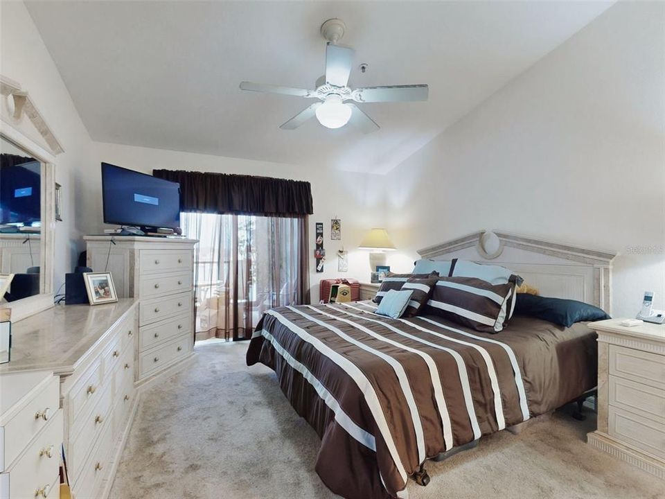 For Sale: $515,000 (2 beds, 2 baths, 1194 Square Feet)