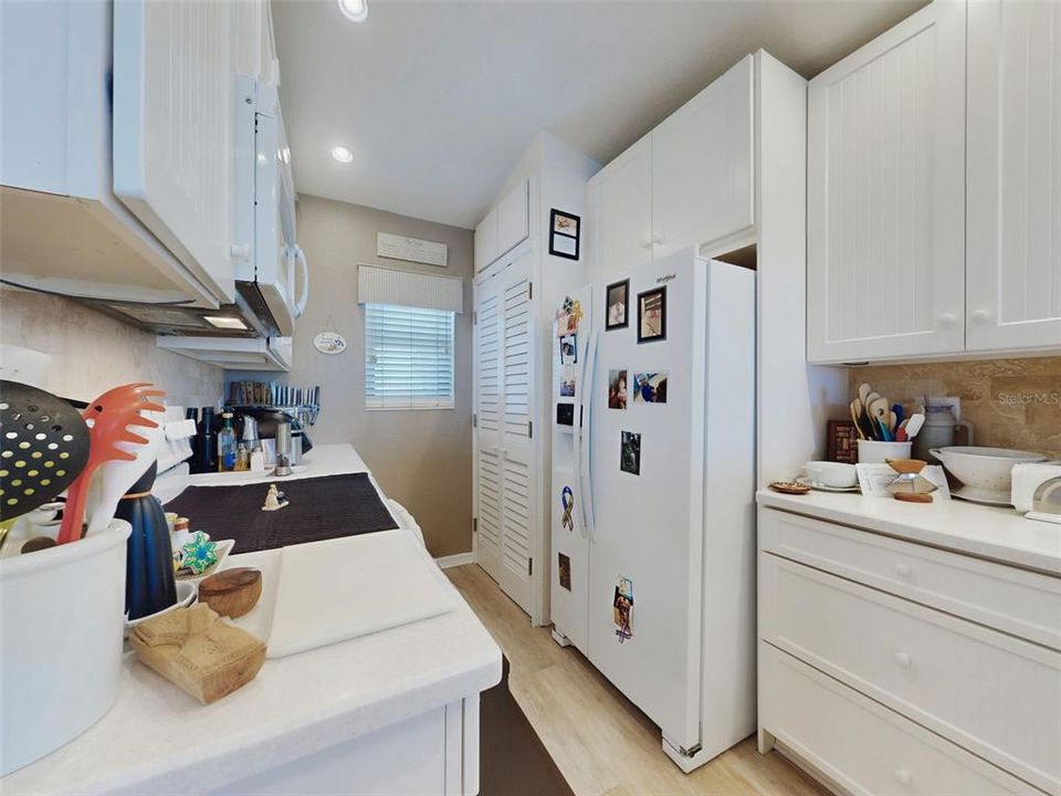 For Sale: $515,000 (2 beds, 2 baths, 1194 Square Feet)