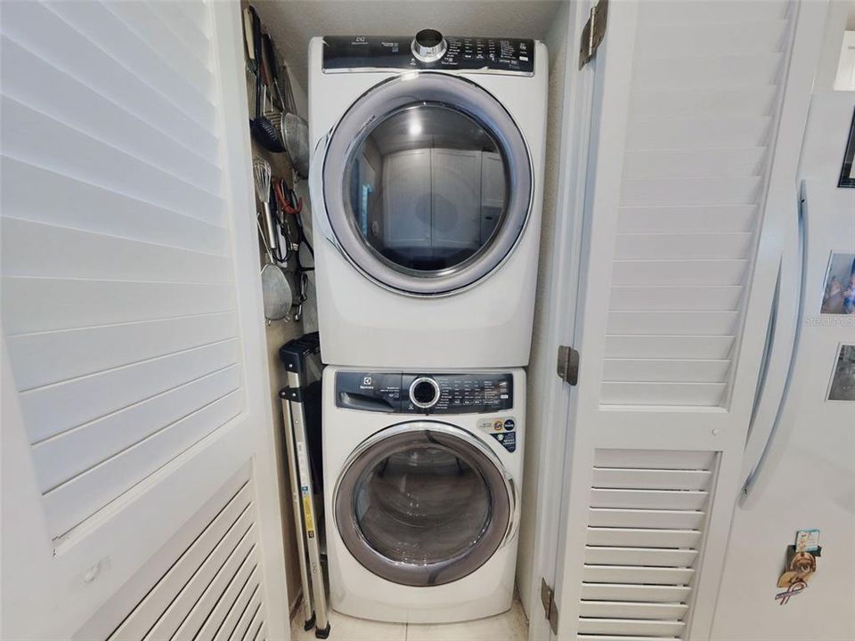 For Sale: $515,000 (2 beds, 2 baths, 1194 Square Feet)