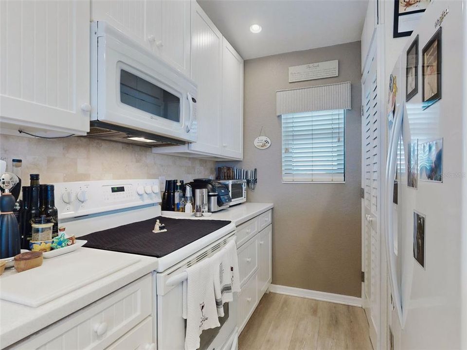 For Sale: $515,000 (2 beds, 2 baths, 1194 Square Feet)