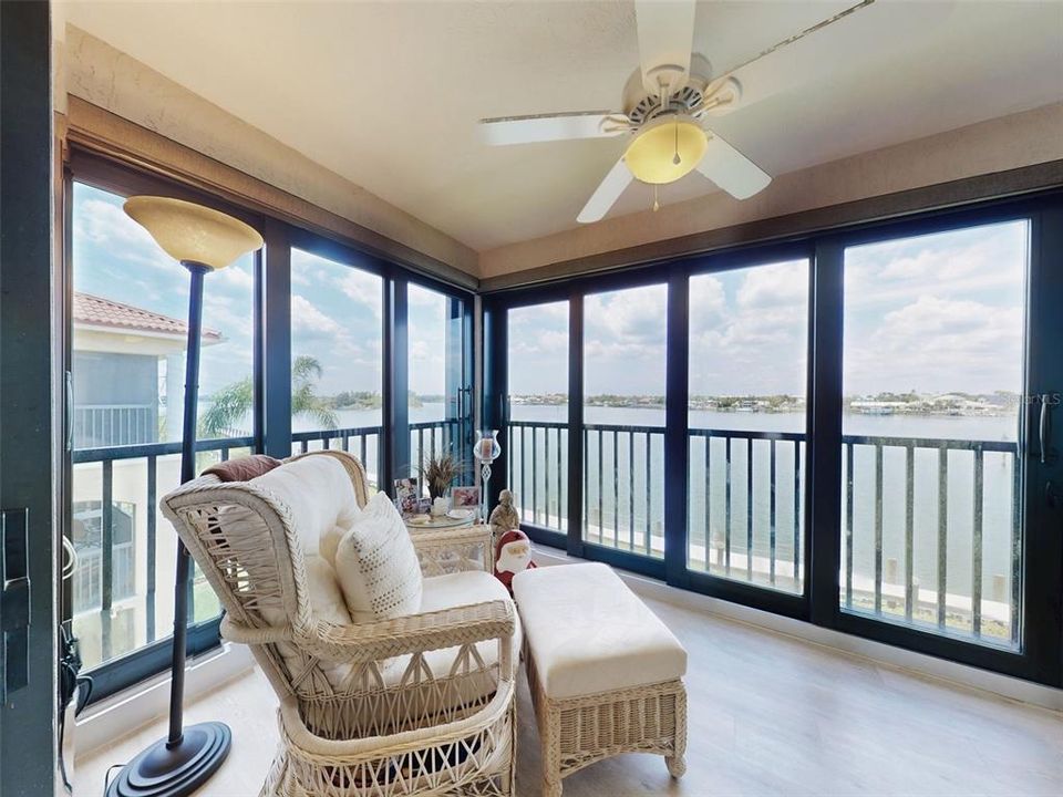 For Sale: $515,000 (2 beds, 2 baths, 1194 Square Feet)