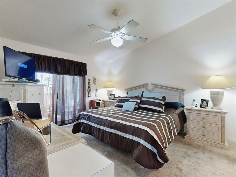 For Sale: $515,000 (2 beds, 2 baths, 1194 Square Feet)