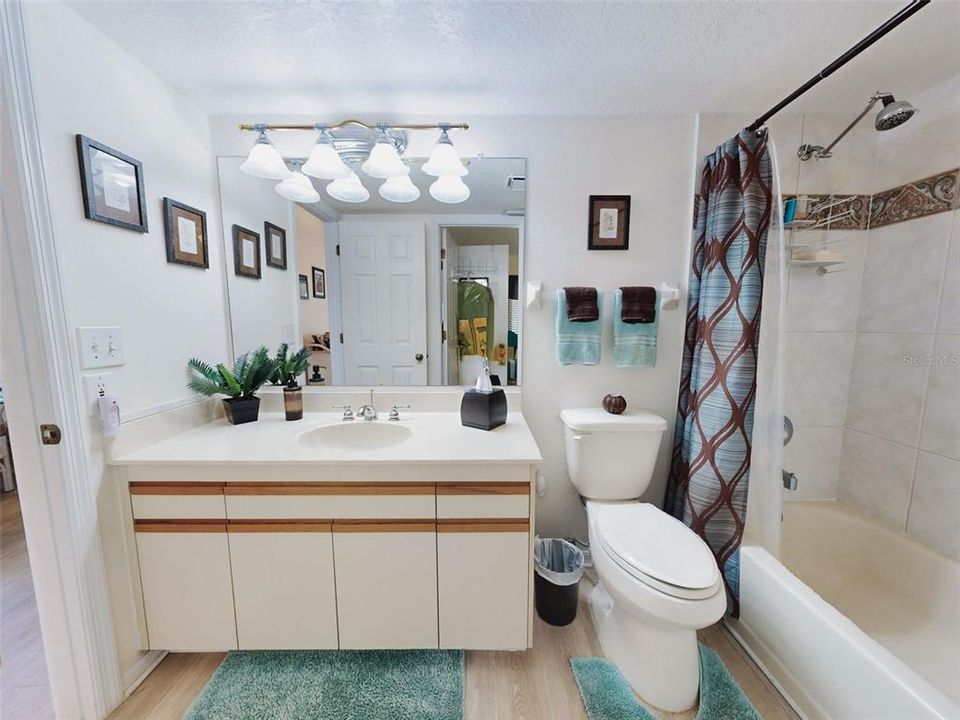 For Sale: $515,000 (2 beds, 2 baths, 1194 Square Feet)