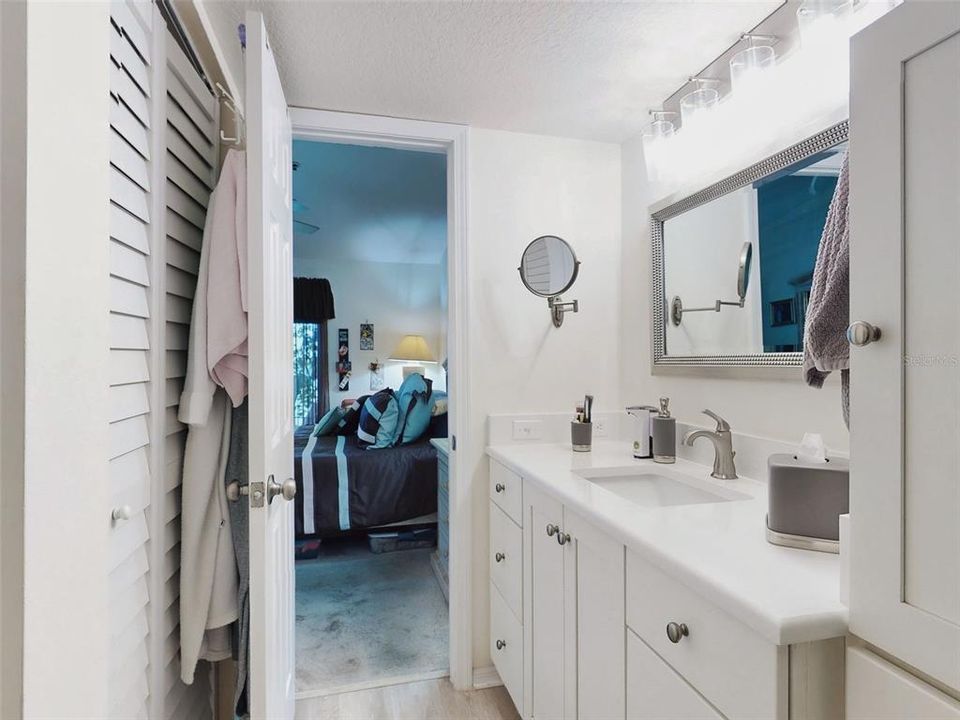 For Sale: $515,000 (2 beds, 2 baths, 1194 Square Feet)