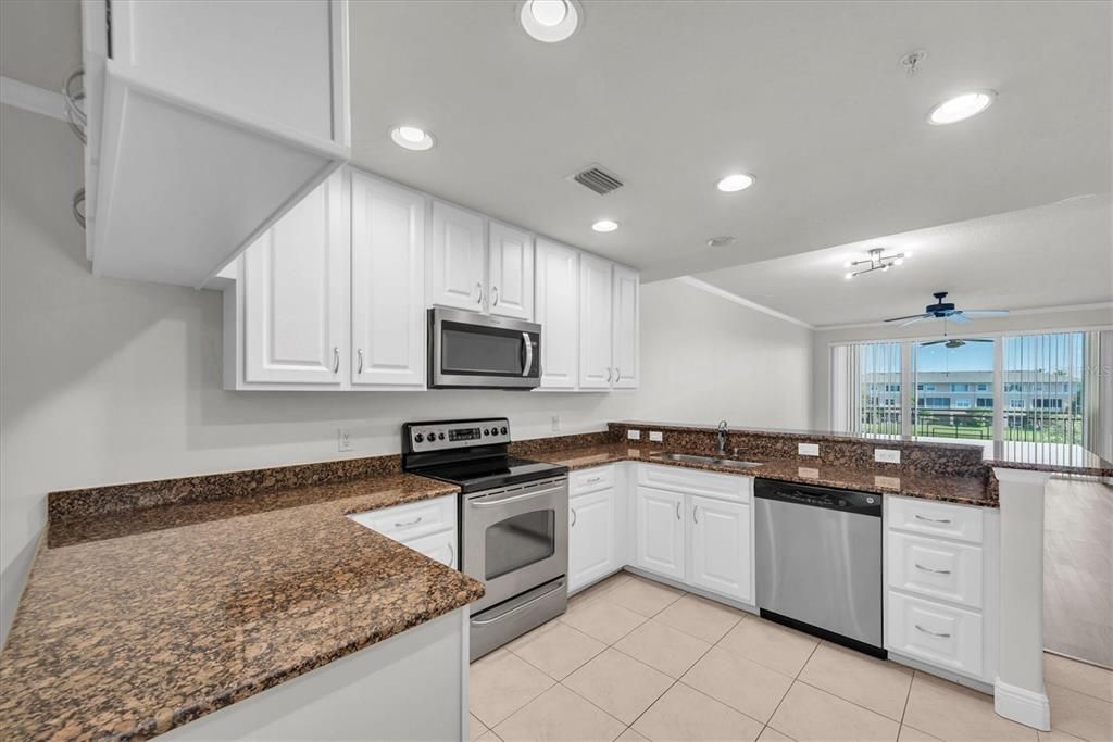 For Rent: $2,500 (2 beds, 2 baths, 1700 Square Feet)