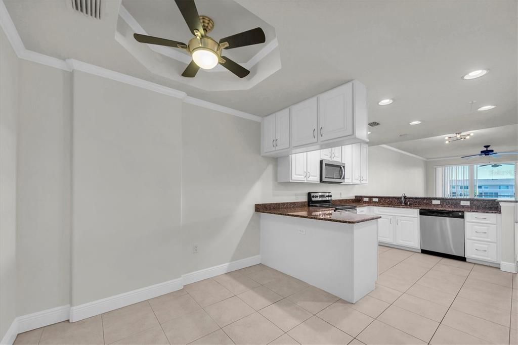 For Rent: $2,500 (2 beds, 2 baths, 1700 Square Feet)