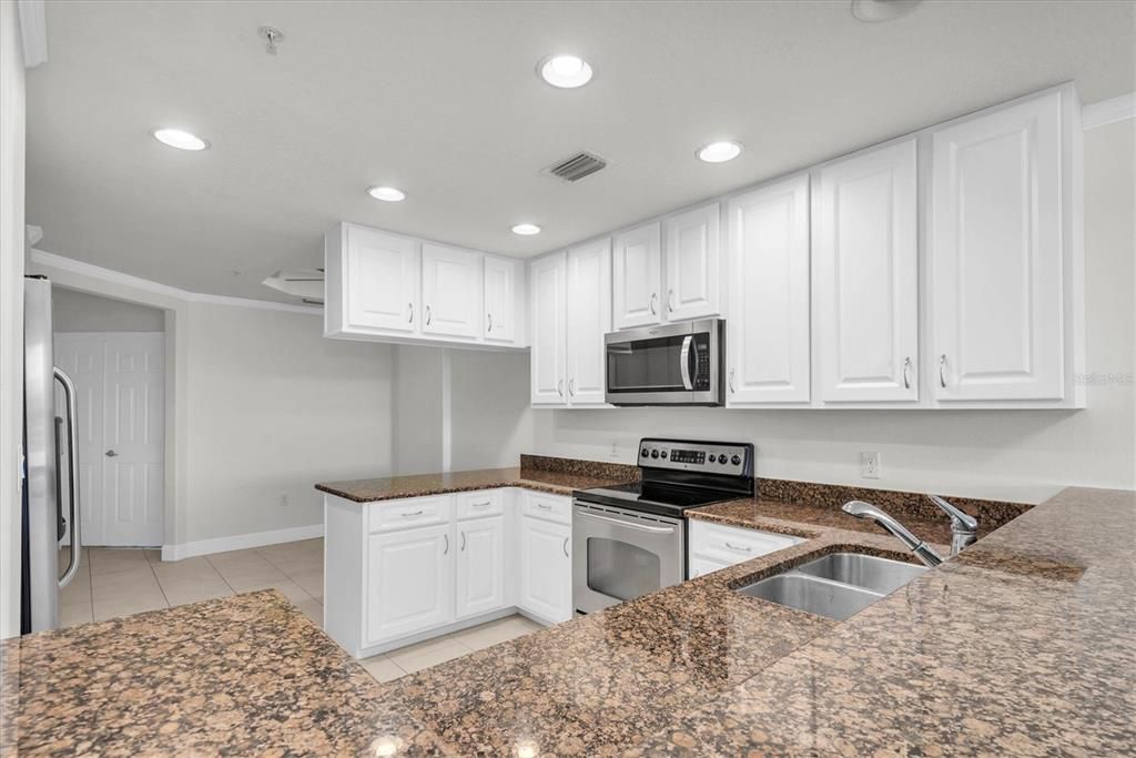 For Rent: $2,500 (2 beds, 2 baths, 1700 Square Feet)