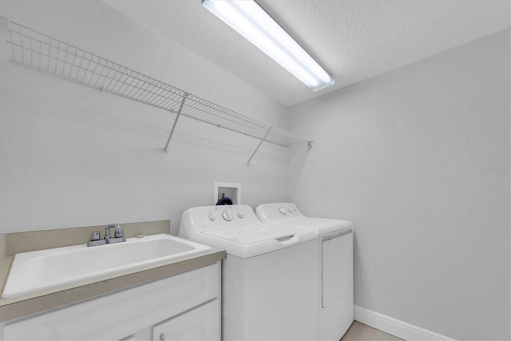 For Rent: $2,500 (2 beds, 2 baths, 1700 Square Feet)