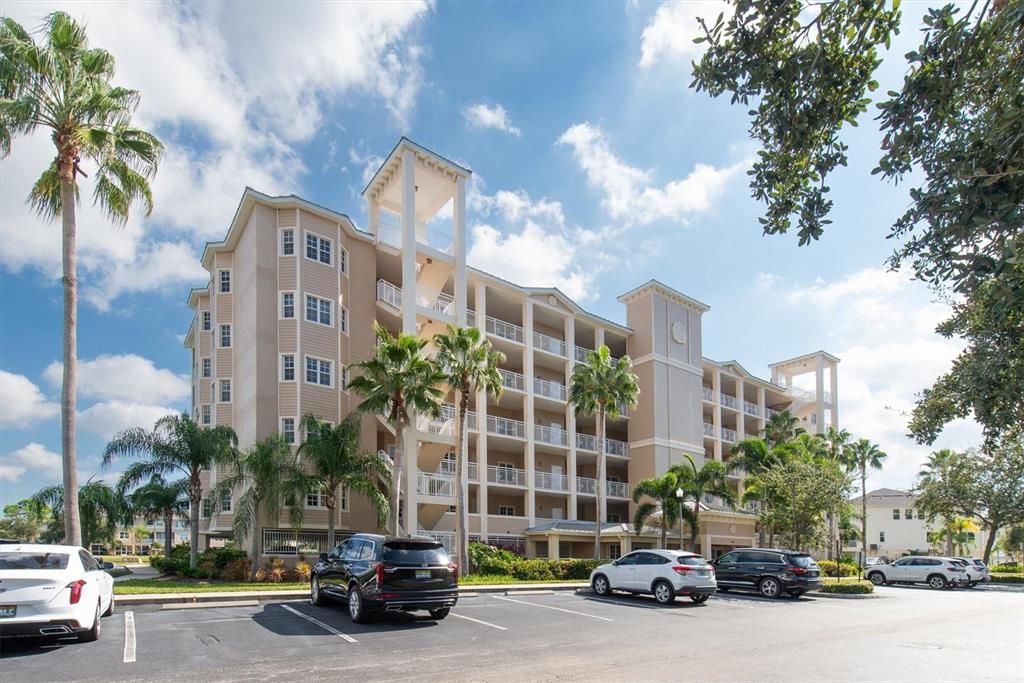 For Rent: $2,500 (2 beds, 2 baths, 1700 Square Feet)