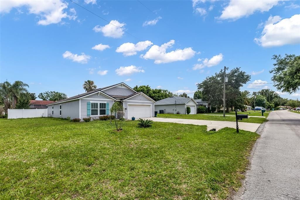 For Sale: $269,900 (4 beds, 2 baths, 1862 Square Feet)