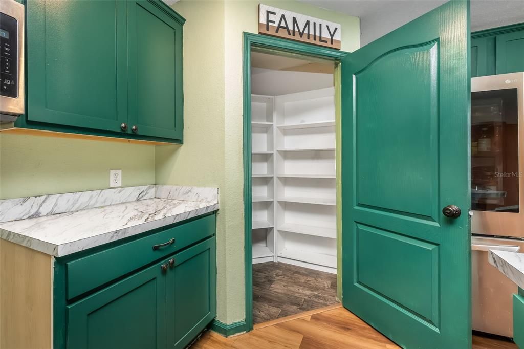 For Sale: $269,900 (4 beds, 2 baths, 1862 Square Feet)