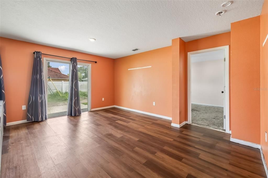For Sale: $269,900 (4 beds, 2 baths, 1862 Square Feet)
