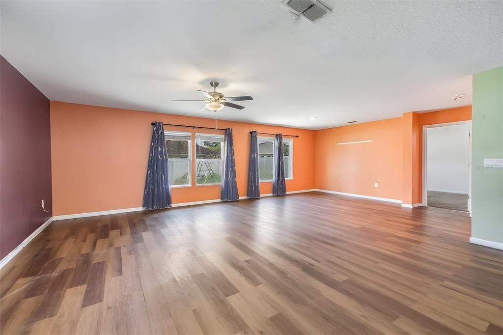 For Sale: $269,900 (4 beds, 2 baths, 1862 Square Feet)