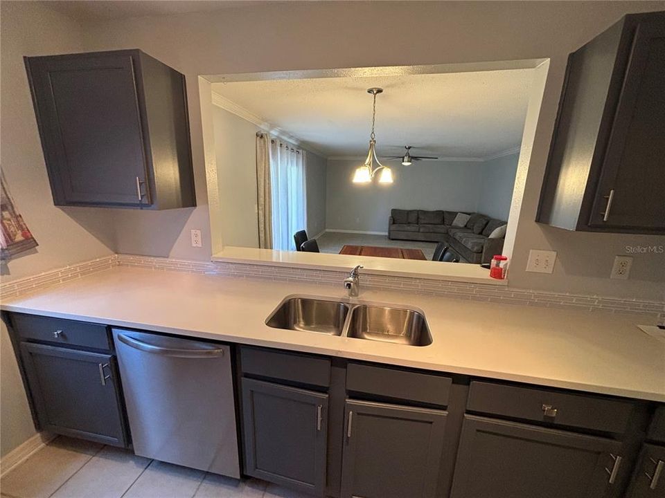 For Rent: $2,150 (3 beds, 2 baths, 1385 Square Feet)