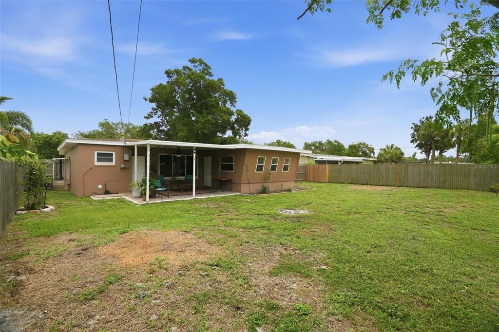 For Sale: $415,000 (3 beds, 1 baths, 1263 Square Feet)