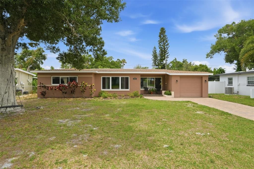 For Sale: $415,000 (3 beds, 1 baths, 1263 Square Feet)