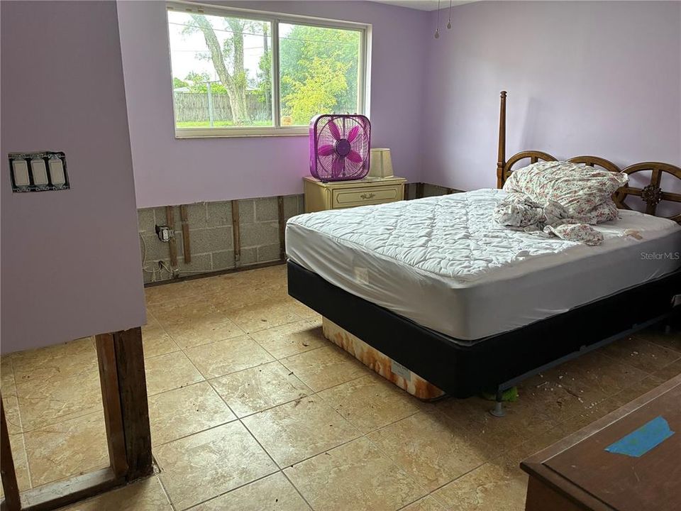 For Sale: $150,000 (3 beds, 2 baths, 2287 Square Feet)