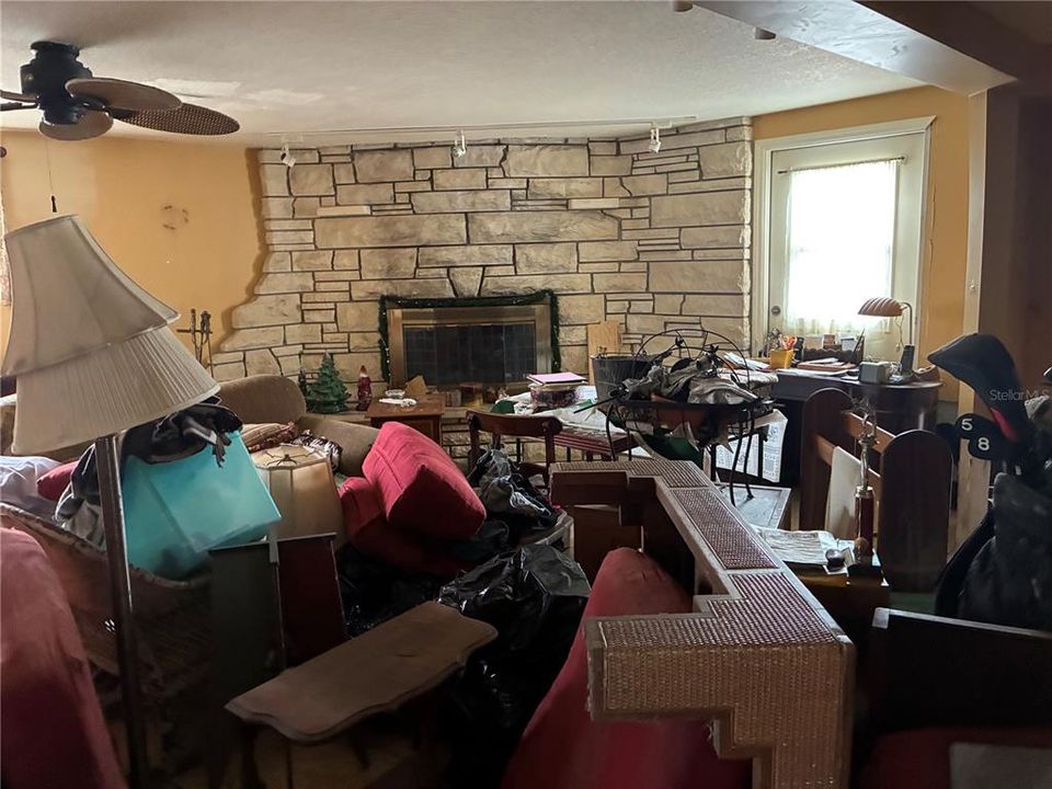 For Sale: $150,000 (3 beds, 2 baths, 2287 Square Feet)