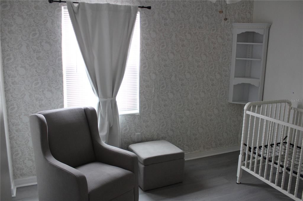 En Venta: $479,000 (4 camas, 2 baños, 1271 Pies cuadrados)