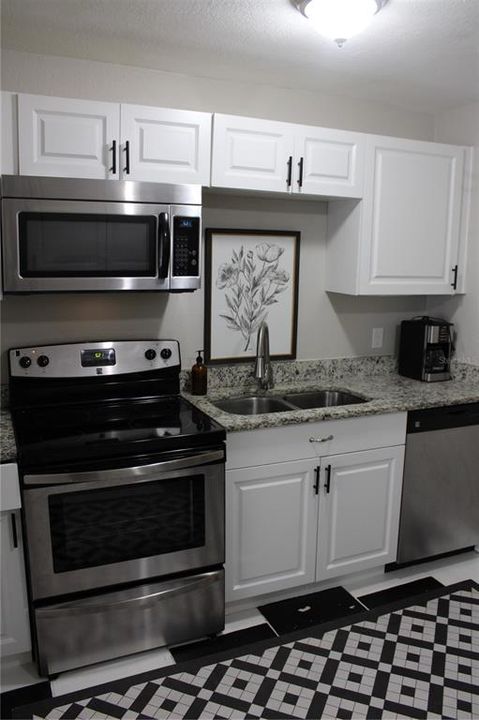 En Venta: $479,000 (4 camas, 2 baños, 1271 Pies cuadrados)