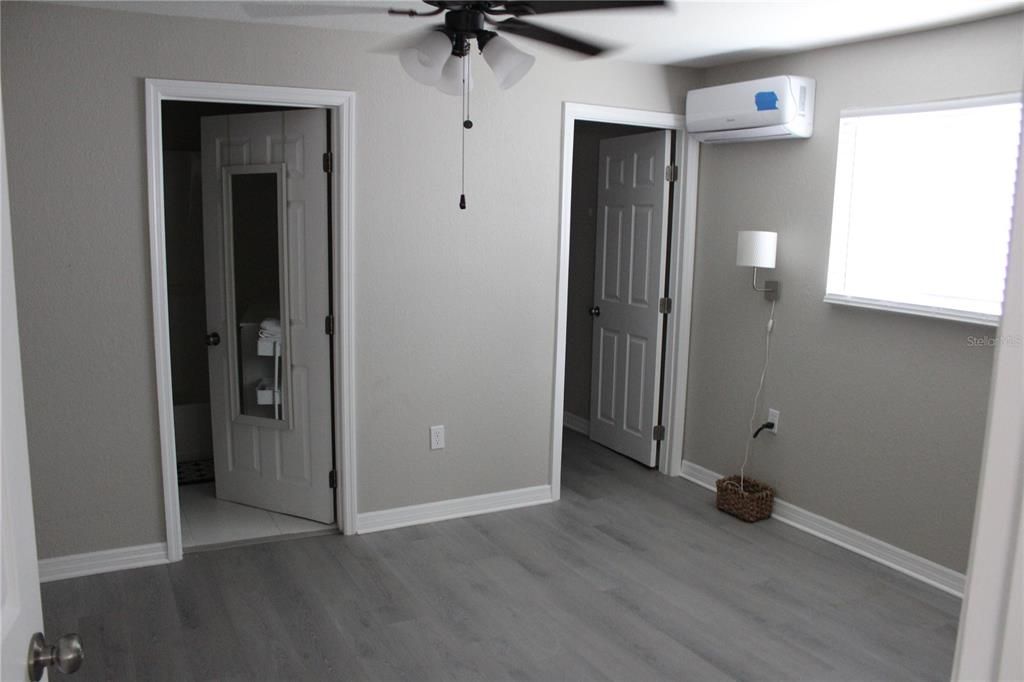 En Venta: $479,000 (4 camas, 2 baños, 1271 Pies cuadrados)
